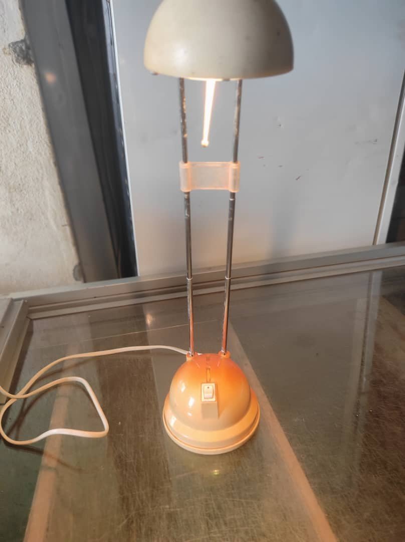 Lampe de bureau jaune