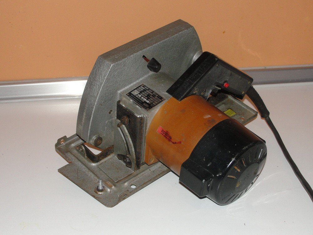 Scie circulaire manuelle 1300W H200B Schmalkalda DDR