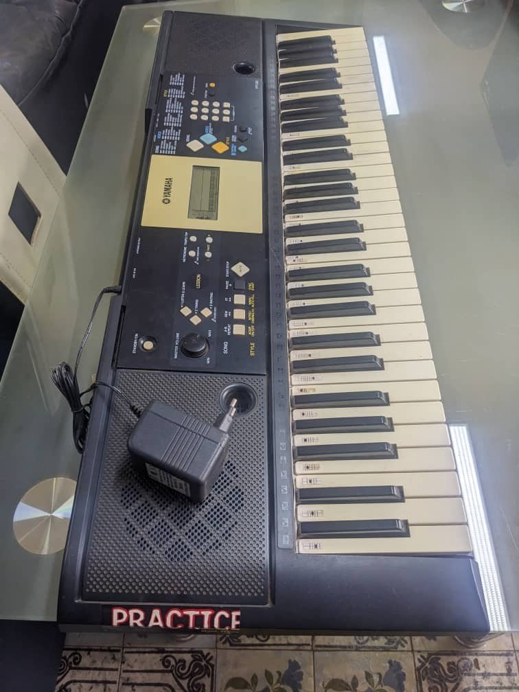 PIANO YAMAHA YPT-220