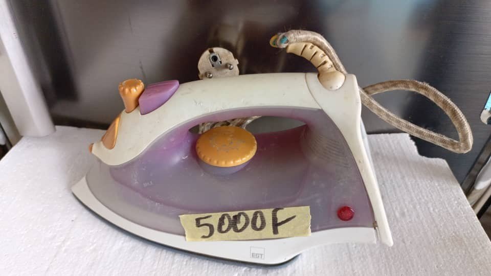 Fer a repasser Clatronic EST DB704 1800W