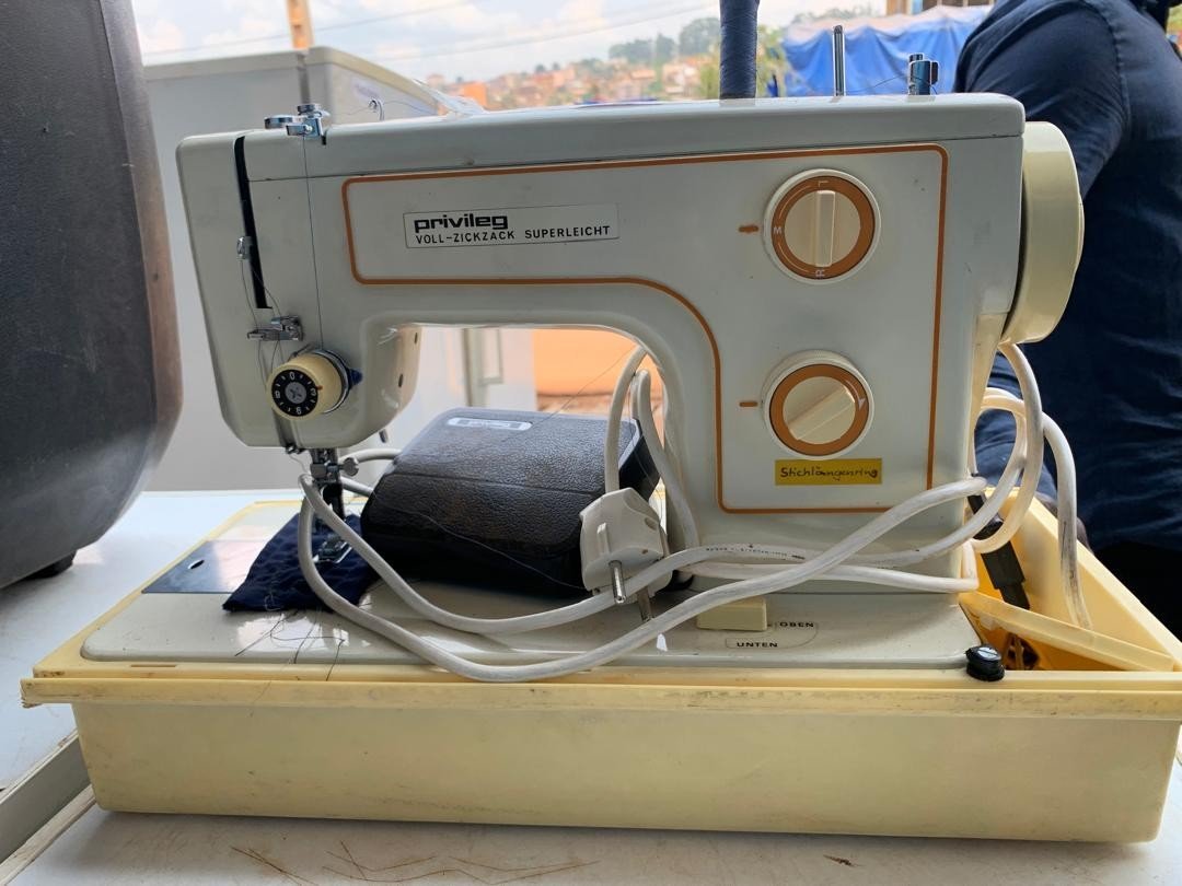 Machine à coudre  privileg voll-zickzack superleicht