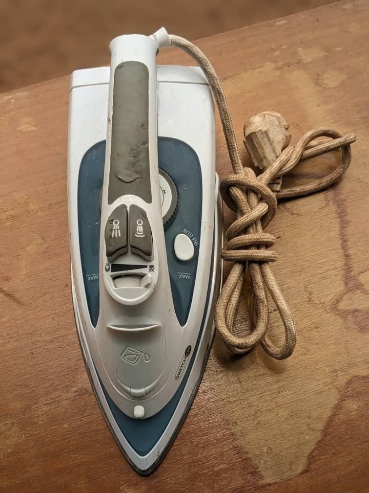 fer à repasser Switch On 2400w 