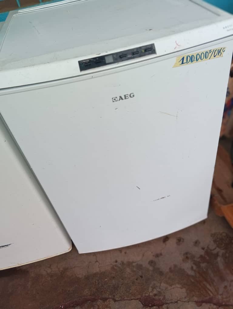 Congélateur armoire AEG 100L