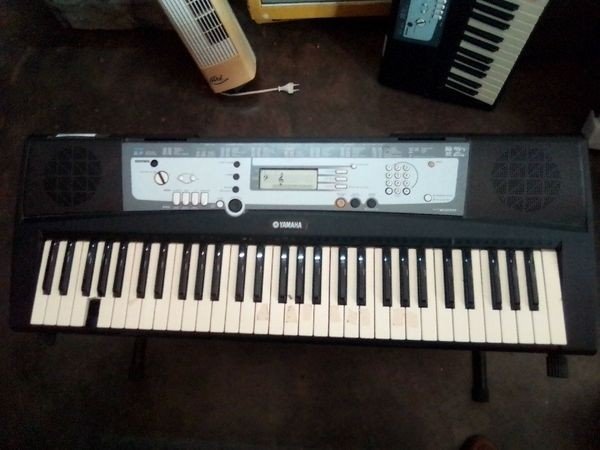 01-PIANO YAMAHA PSR-E213