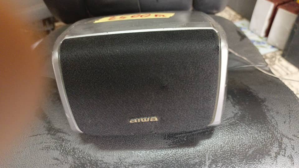 Baffle Aiwa Speaker