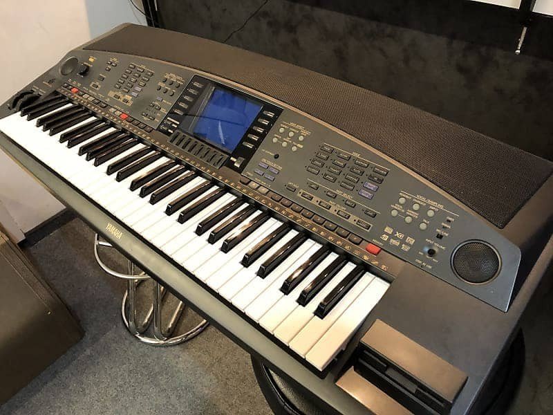 PIANO YAMAHA PSR-8000 