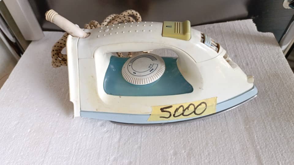 Fer à repasser 1200W