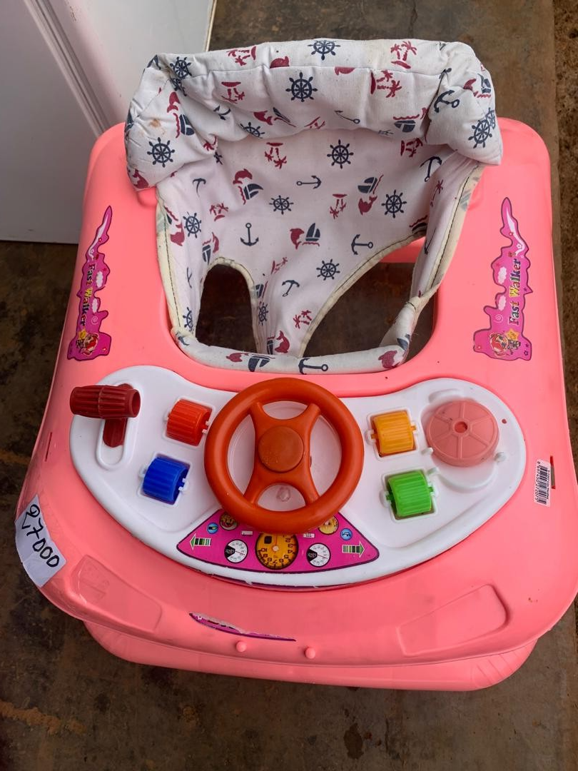 trottinette pour bebe rose 