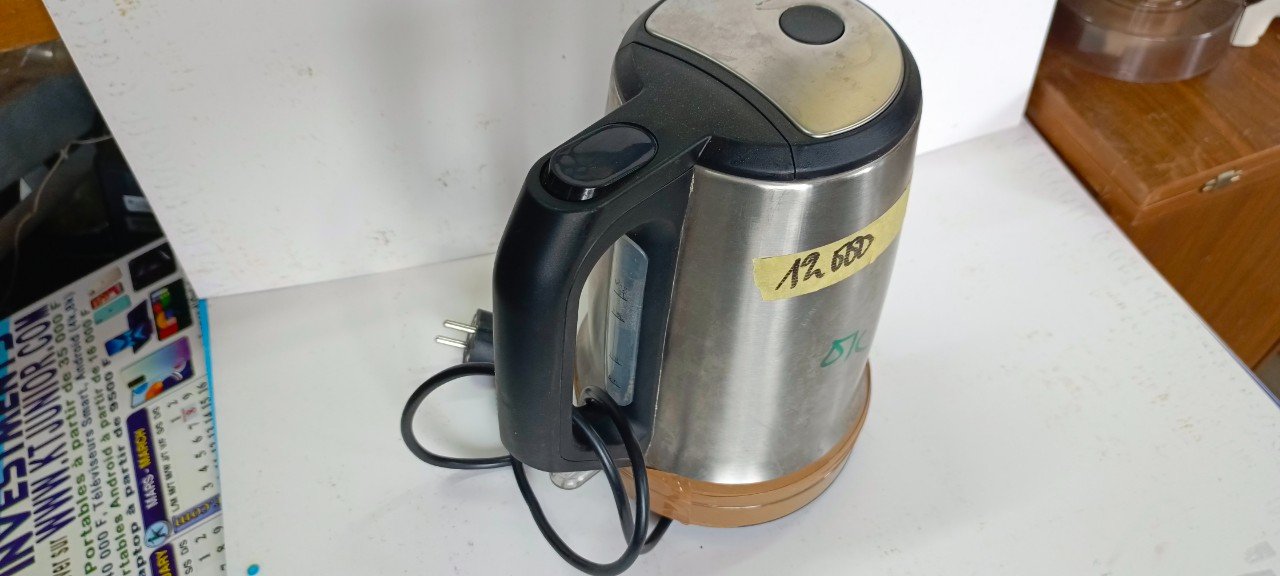 Bouilloire SilverCrest 2L- 2200W