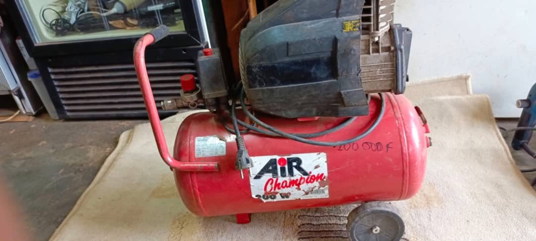  Compresseur à Air Schneider AC200W