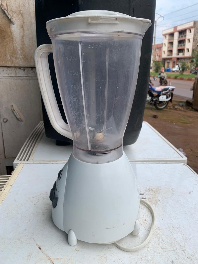 Moulinex robot mixeur , 400 W,  Capacité totale de 2 L, Net...